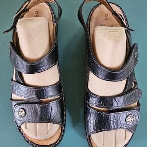 Finn Comfort Black Sandals with Leather Straps